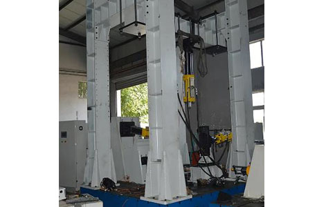 拖車鉤三自由度綜合試驗(yàn)機(jī)