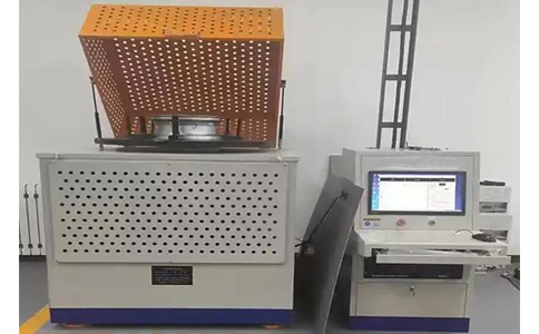 摩托車車輪旋轉(zhuǎn)彎曲疲勞耐久試驗(yàn)機(jī)